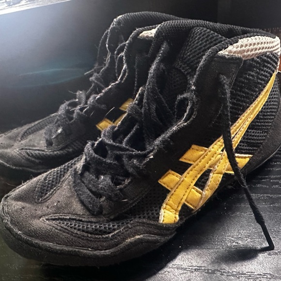 Asics Kids Black and Yellow Sneakers - Picture 1 of 2
